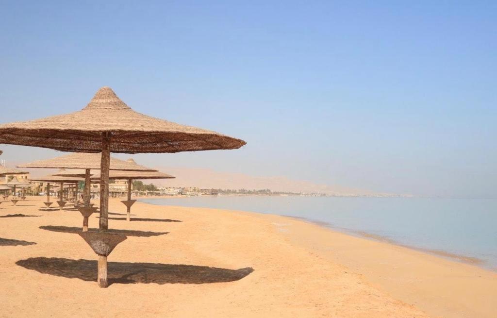 A Sea View Spacious Cheering 5 Bedroom Villa Ain Sokhna "Ain Bay" فيلا كاملة للإيجار قرية العين باي Ain Sukhna Exterior foto