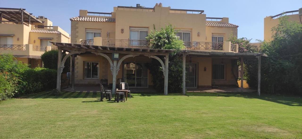A Sea View Spacious Cheering 5 Bedroom Villa Ain Sokhna "Ain Bay" فيلا كاملة للإيجار قرية العين باي Ain Sukhna Exterior foto