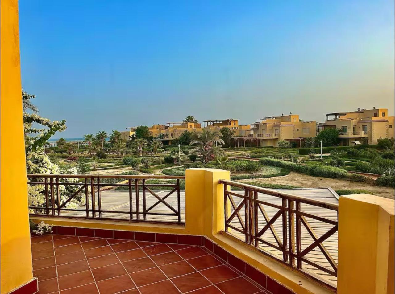 A Sea View Spacious Cheering 5 Bedroom Villa Ain Sokhna "Ain Bay" فيلا كاملة للإيجار قرية العين باي Ain Sukhna Exterior foto