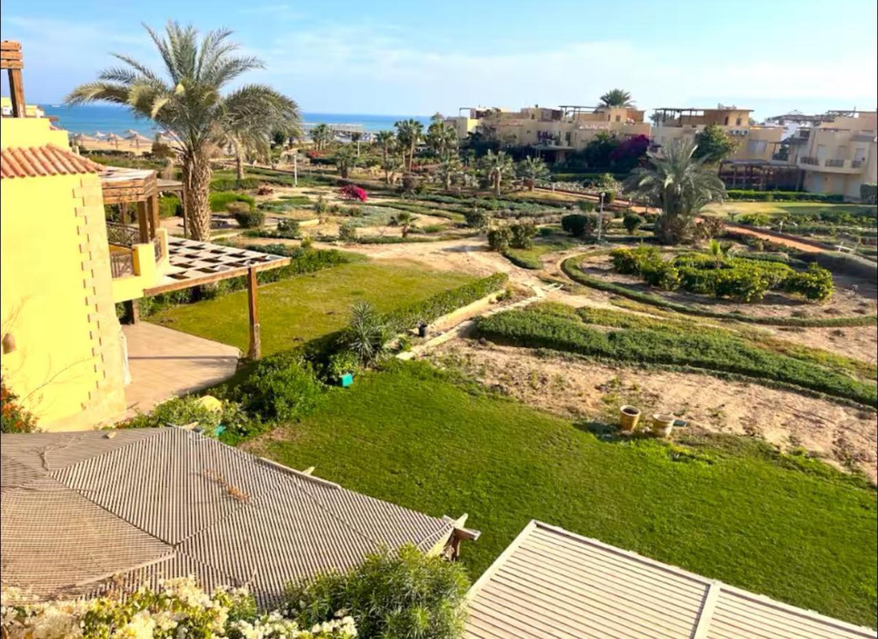 A Sea View Spacious Cheering 5 Bedroom Villa Ain Sokhna "Ain Bay" فيلا كاملة للإيجار قرية العين باي Ain Sukhna Exterior foto