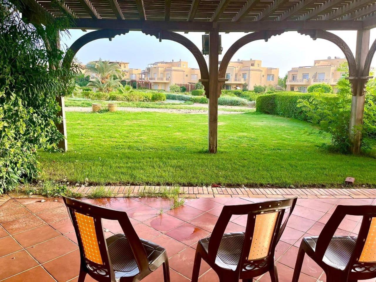 A Sea View Spacious Cheering 5 Bedroom Villa Ain Sokhna "Ain Bay" فيلا كاملة للإيجار قرية العين باي Ain Sukhna Exterior foto