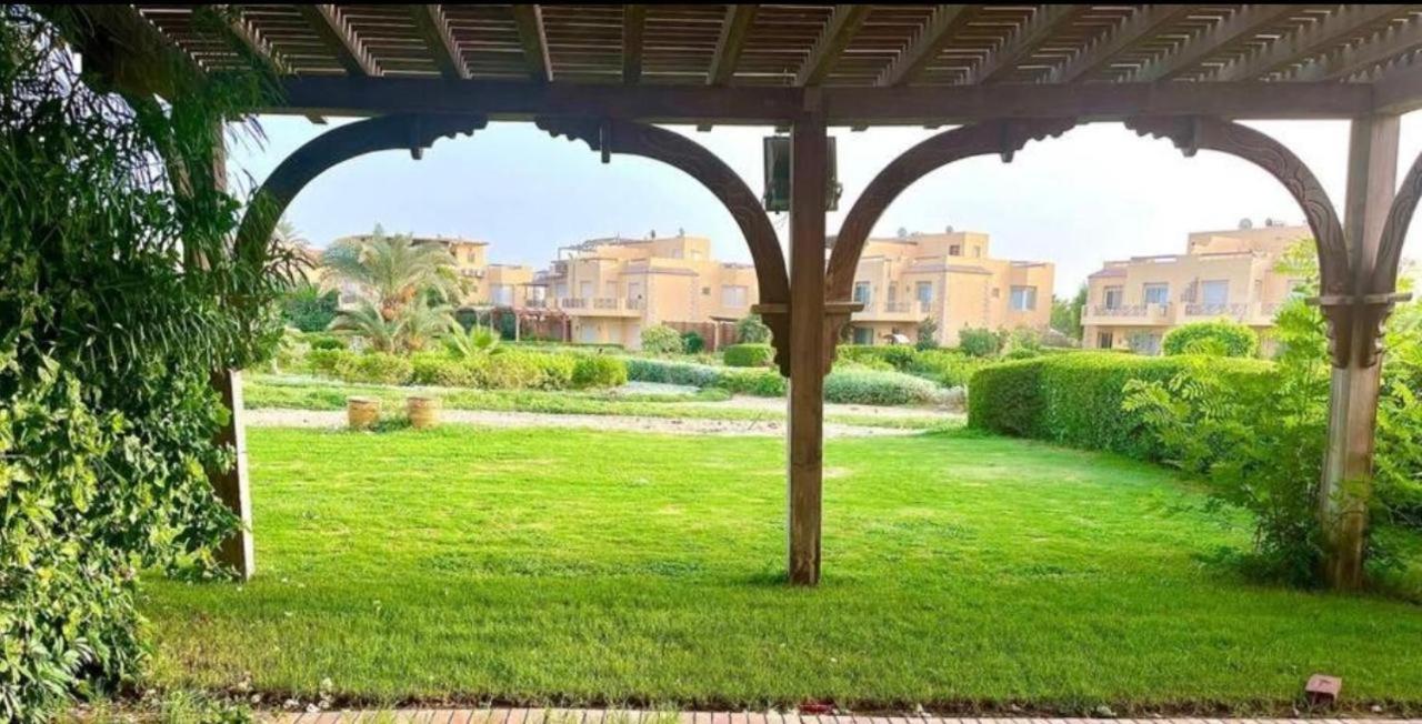 A Sea View Spacious Cheering 5 Bedroom Villa Ain Sokhna "Ain Bay" فيلا كاملة للإيجار قرية العين باي Ain Sukhna Exterior foto